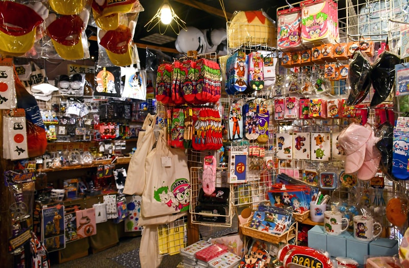 Japan Youth Travel visits a Tokyo Souvenir Shop to bring home unforgettable memories.